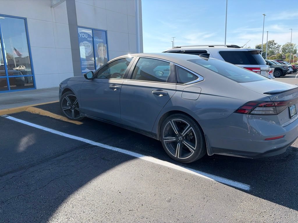 Used 2024 Honda Accord Sport image 11