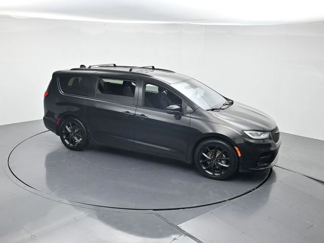 Used 2021 Chrysler Pacifica Touring w/ S Appearance Package FWD image 41