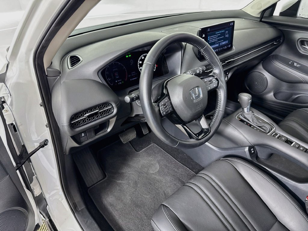 Used 2025 Honda HR-V EX-L image 9