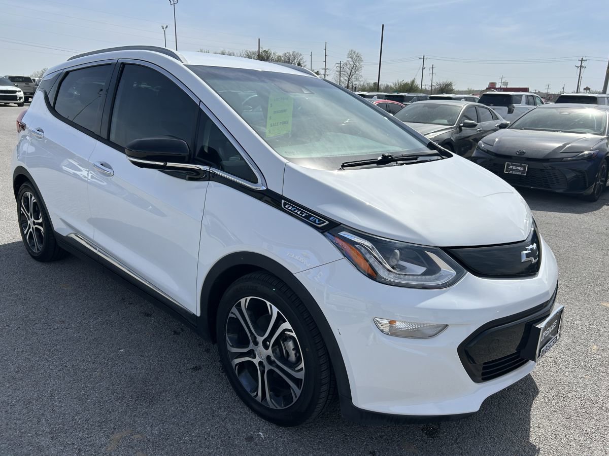 Used 2019 Chevrolet Bolt Premier w/ Infotainment Package FWD image 2