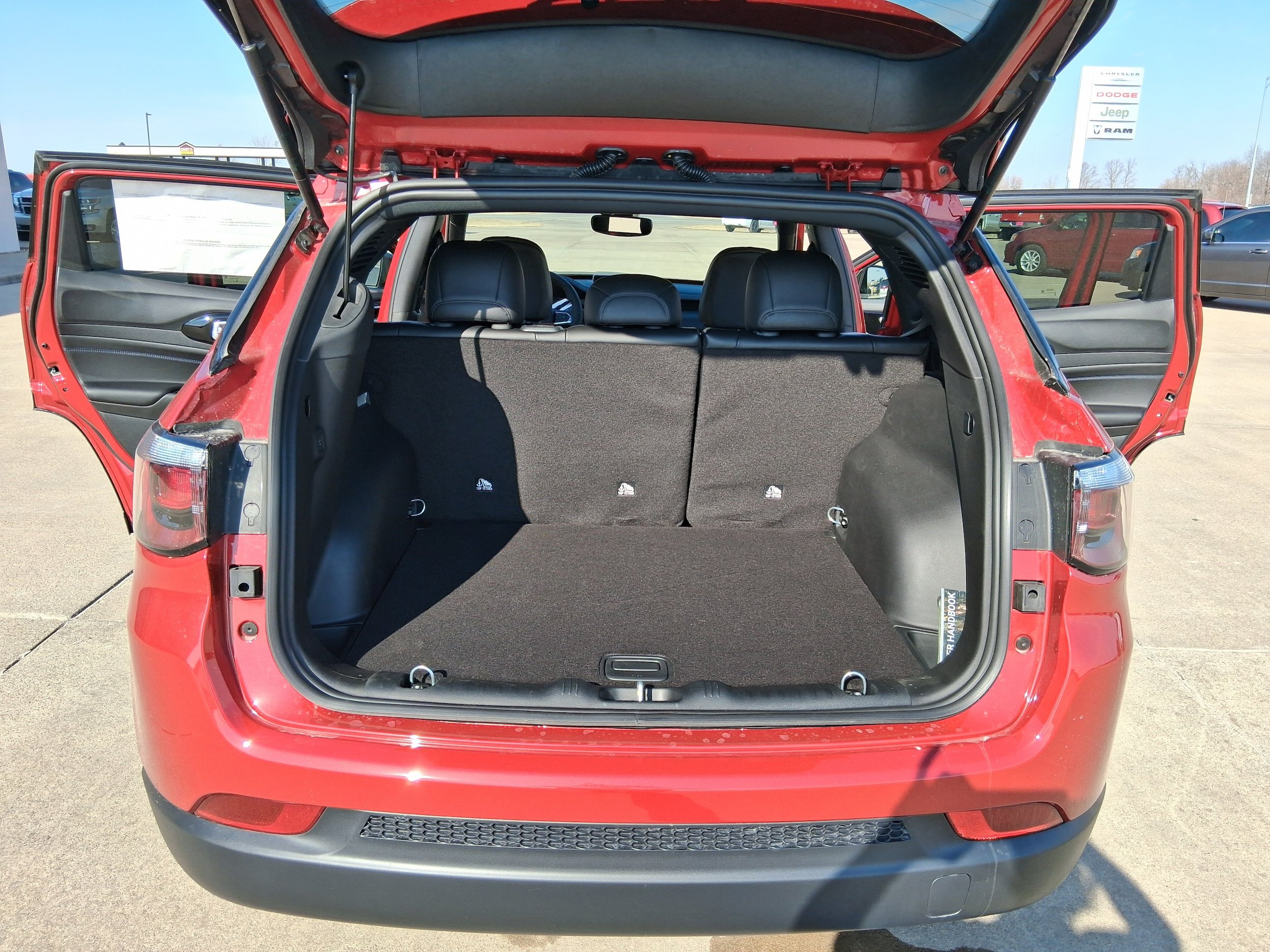 New 2026 Jeep Compass Latitude AWD/4WD image 16