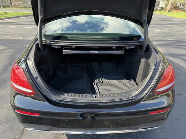Certified 2019 Mercedes-Benz E 300 4MATIC image 31