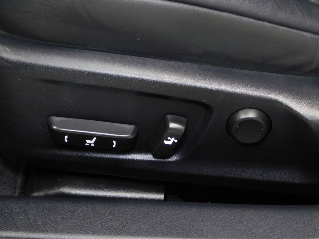 Used 2018 Lexus IS 300 F Sport w/ F Sport Package image 33