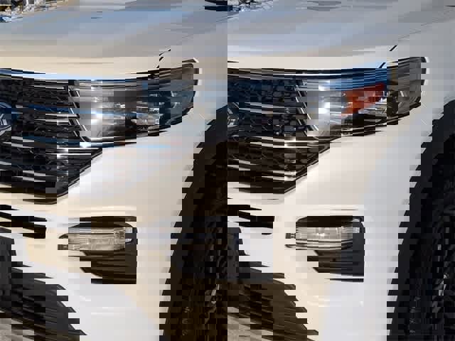 Used 2022 Ford Explorer XLT w/ Equipment Group 202A image 11