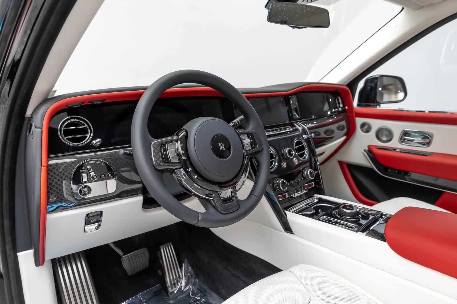 New 2027 Rolls-Royce Cullinan Black Badge AWD/4WD image 2