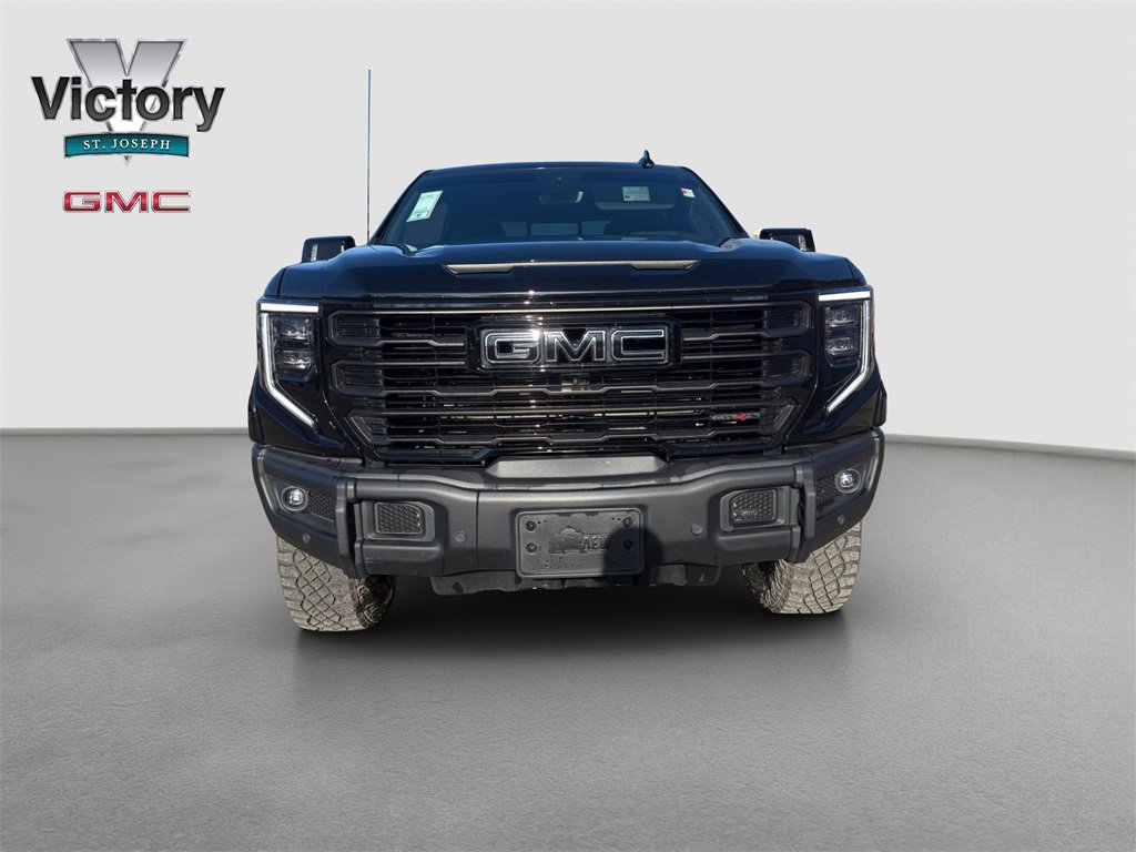 Used 2025 GMC Sierra 1500 AT4X image 3