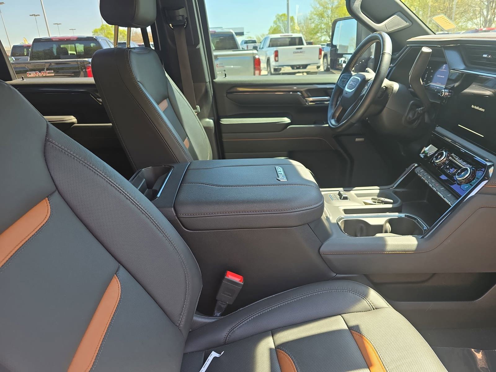 Used 2024 GMC Sierra 2500 AT4 w/ AT4 Premium Plus Package image 10