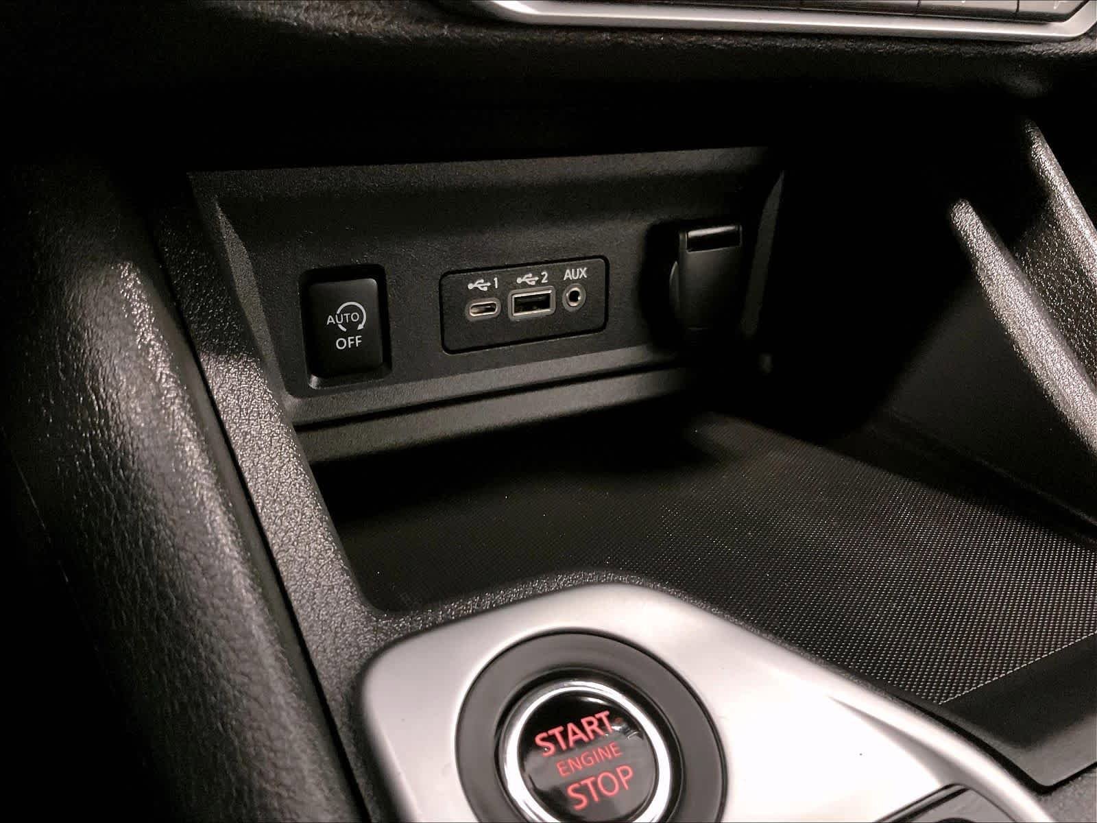 Certified 2025 Nissan Sentra SV FWD image 26