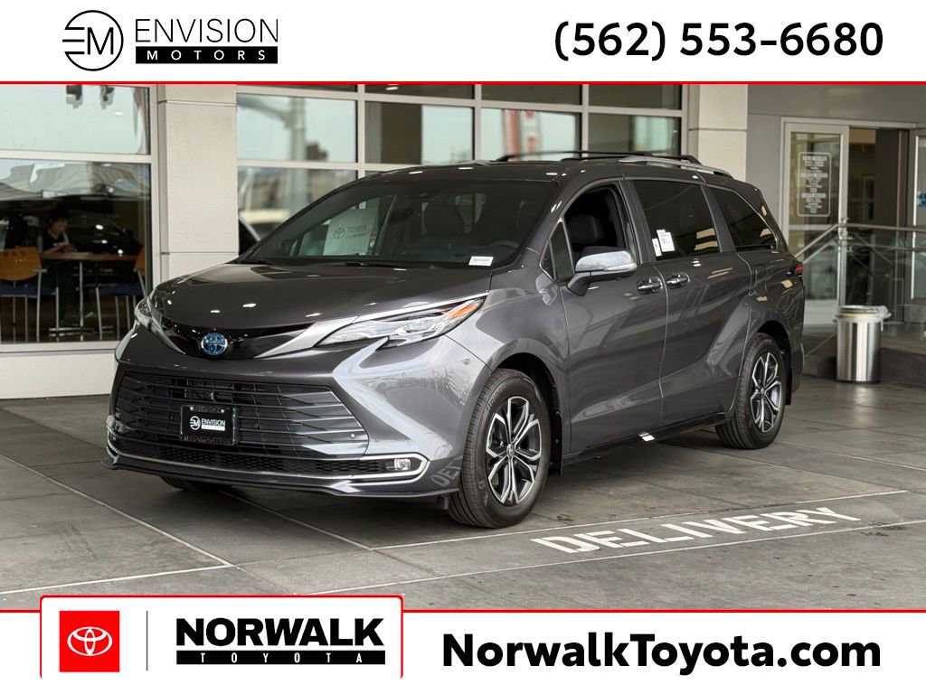 New 2025 Toyota Sienna Platinum