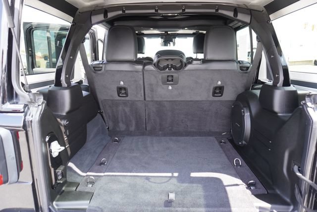 Used 2024 Jeep Wrangler Unlimited Rubicon AWD/4WD image 23