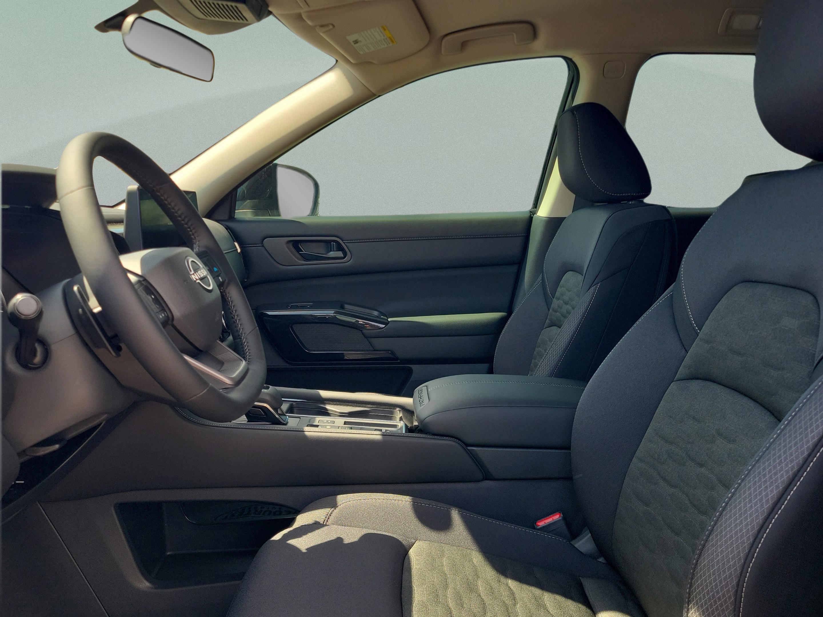 New 2026 Nissan Pathfinder SV image 21