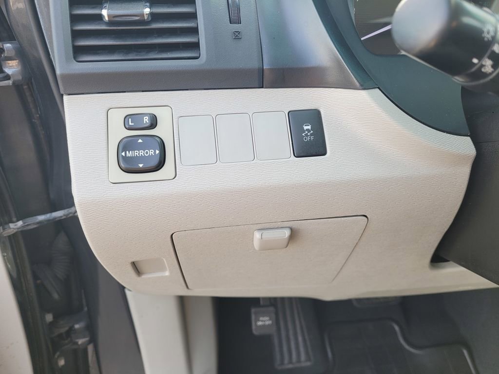Used 2013 Toyota Venza LE image 22