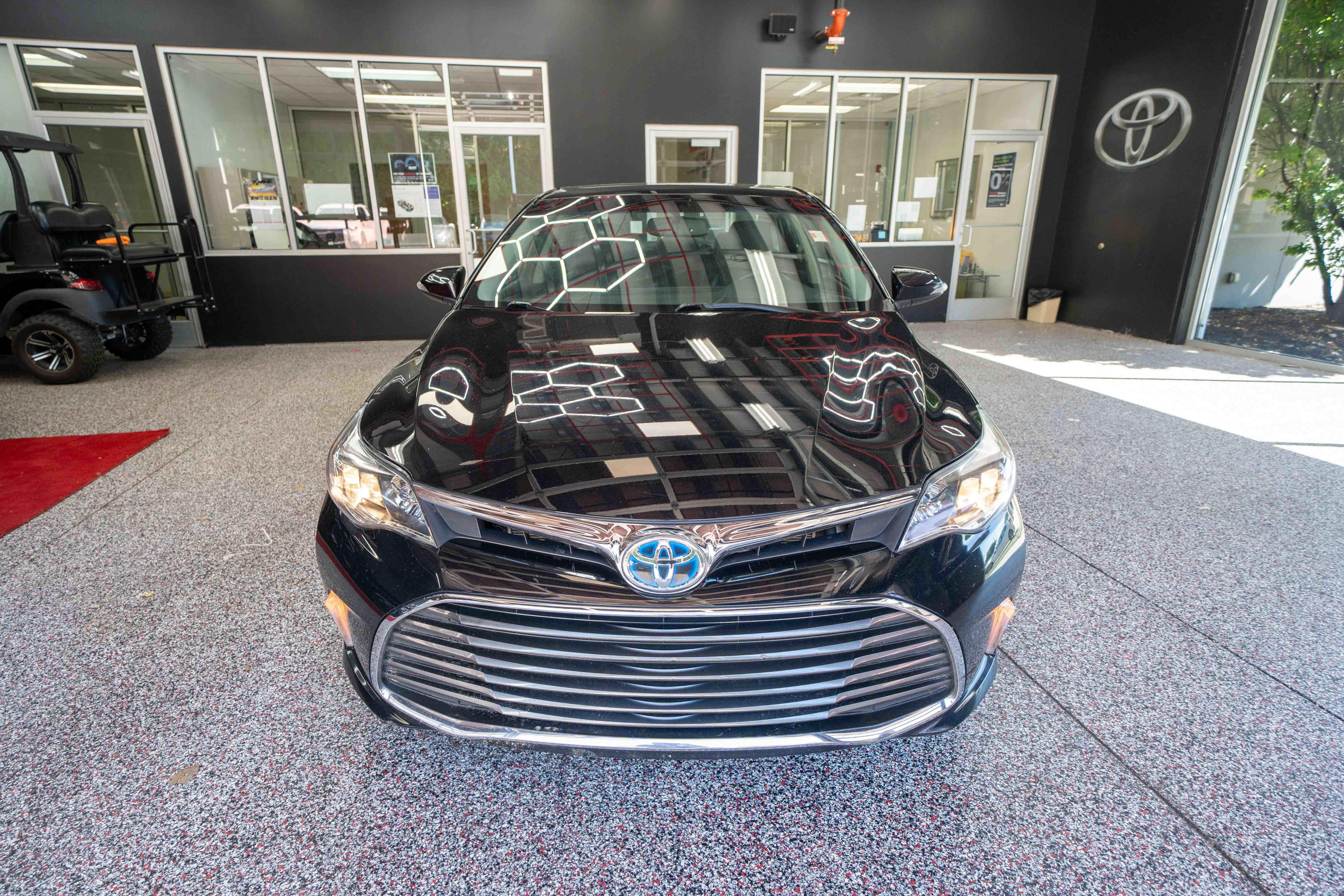 Used 2016 Toyota Avalon XLE Premium w/ Protection Package FWD image 6