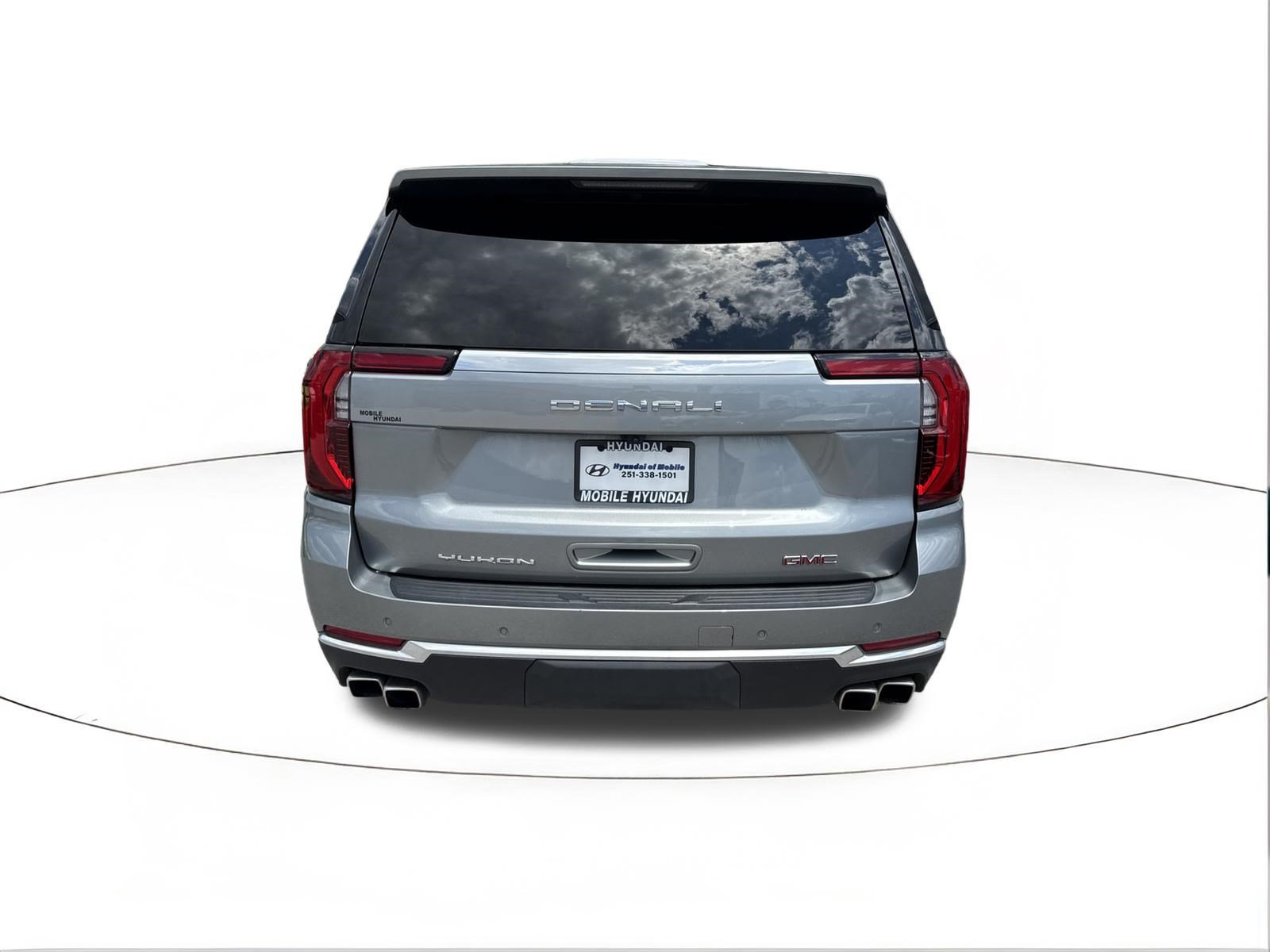 Used 2025 GMC Yukon Denali AWD/4WD image 4