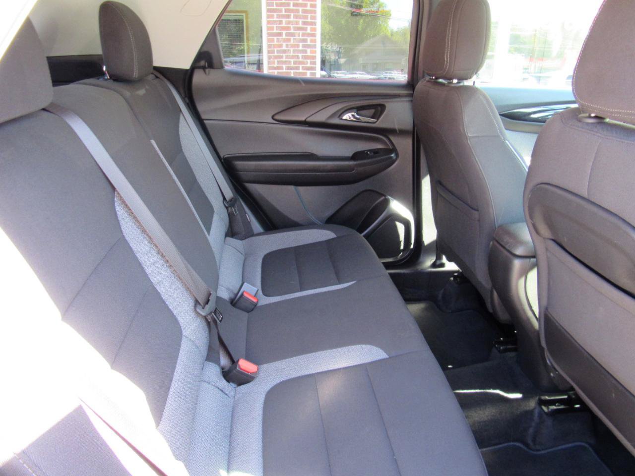Used 2025 Chevrolet TrailBlazer LT AWD/4WD image 34