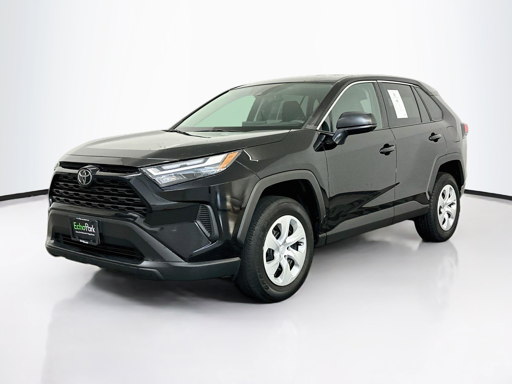 Used 2025 Toyota RAV4 LE AWD/4WD image 3