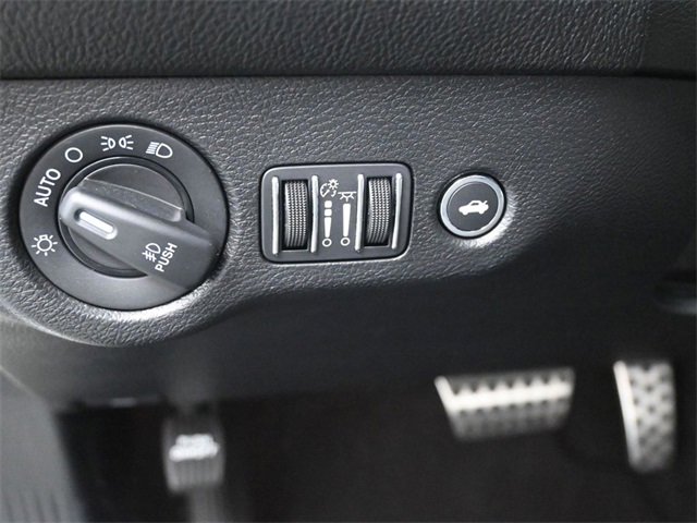 Used 2021 Dodge Challenger R/T w/ Blacktop Package image 21