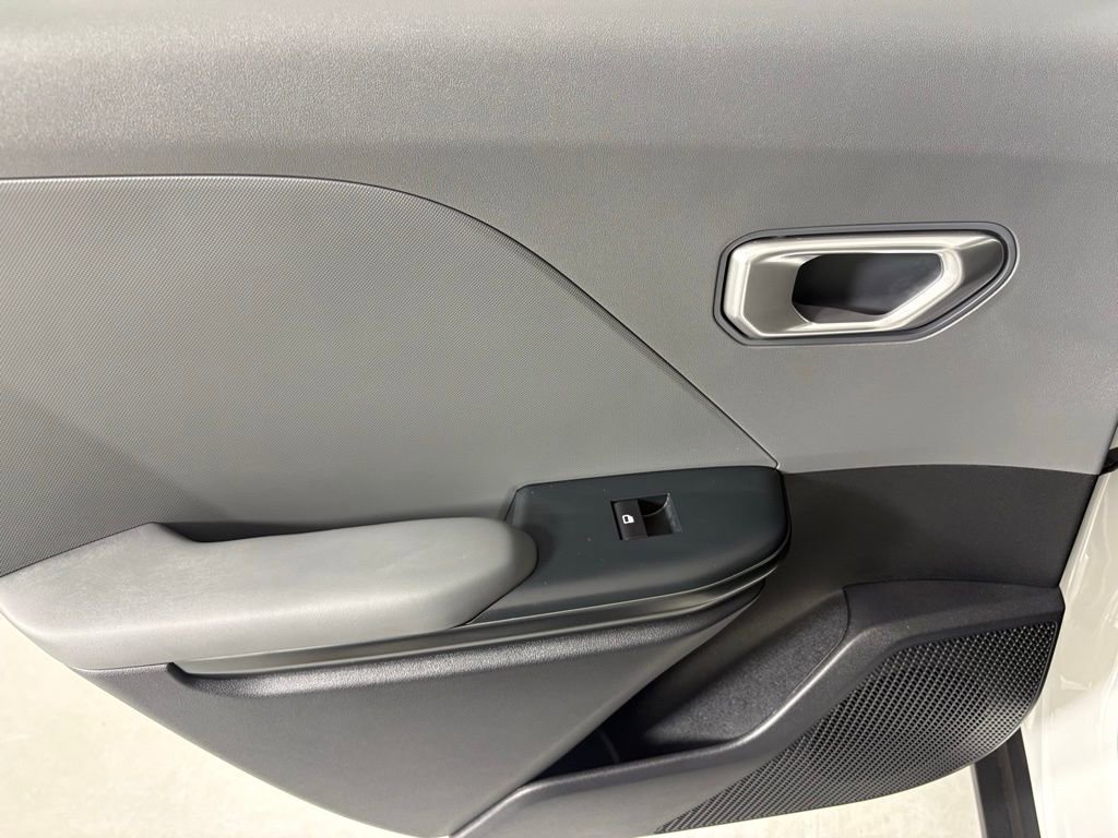 New 2026 Kia K4 LXS image 32