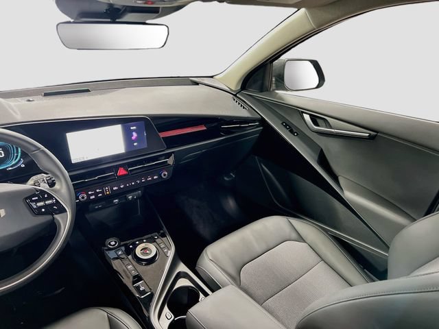 Used 2025 Kia Niro EX FWD image 23