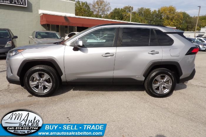 Used 2022 Toyota RAV4 LE AWD/4WD image 2