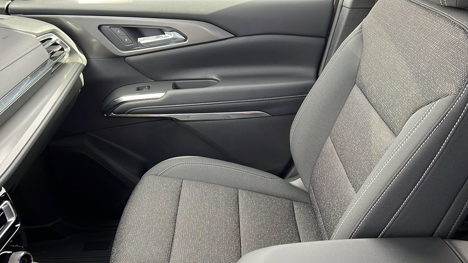 New 2026 Chevrolet Traverse LT w/ Midnight/Sport Edition image 19