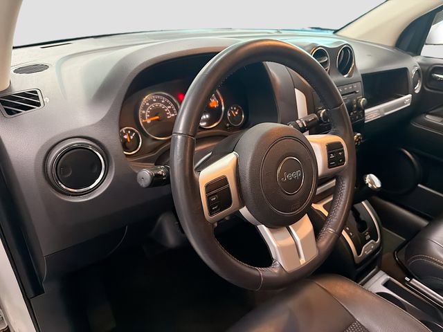 Used 2016 Jeep Compass Latitude image 11