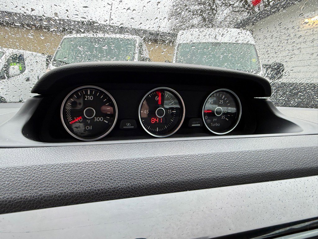 Used 2015 Volkswagen Beetle TDI image 24