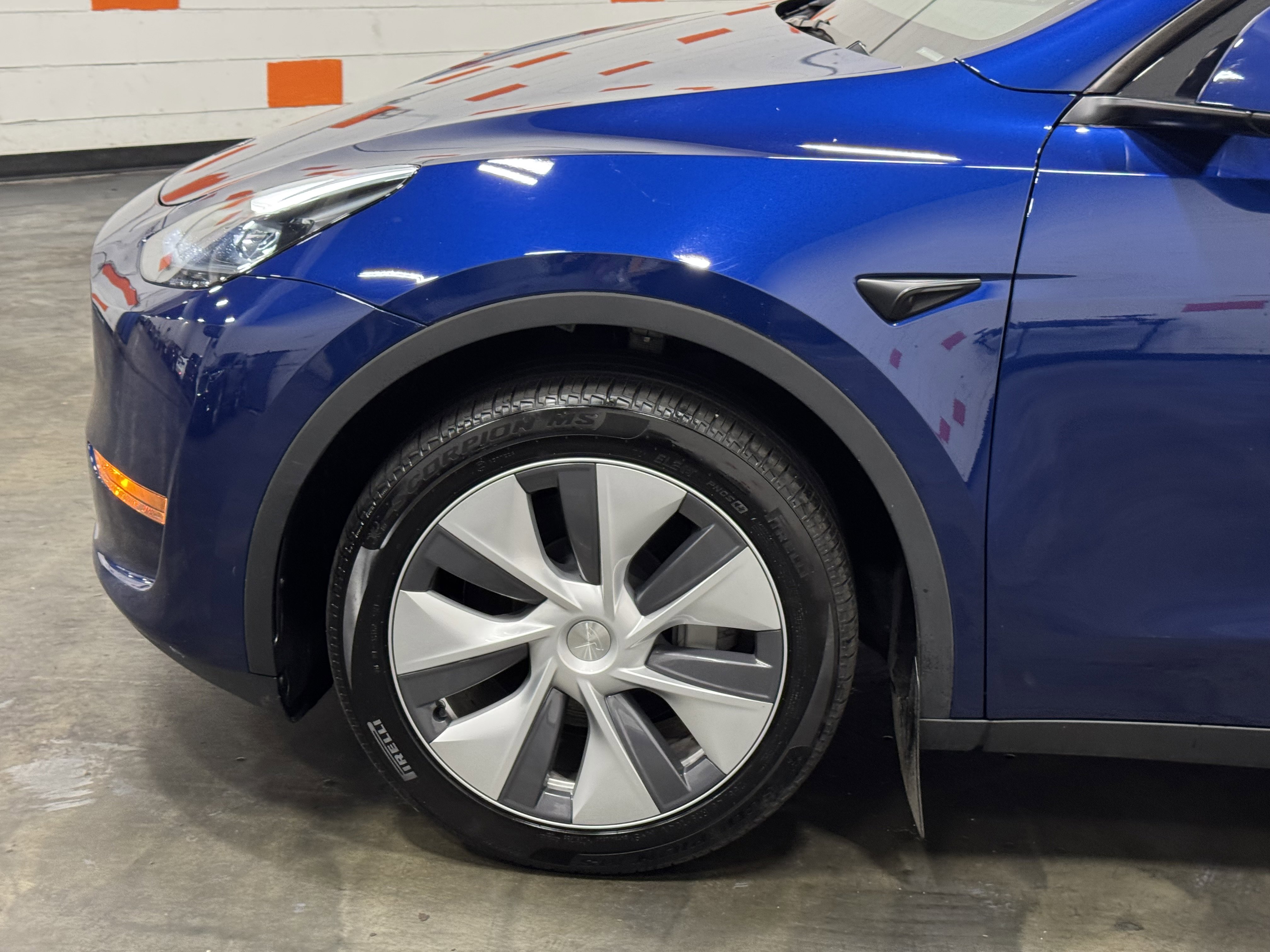Used 2024 Tesla Model Y Long Range AWD/4WD image 33
