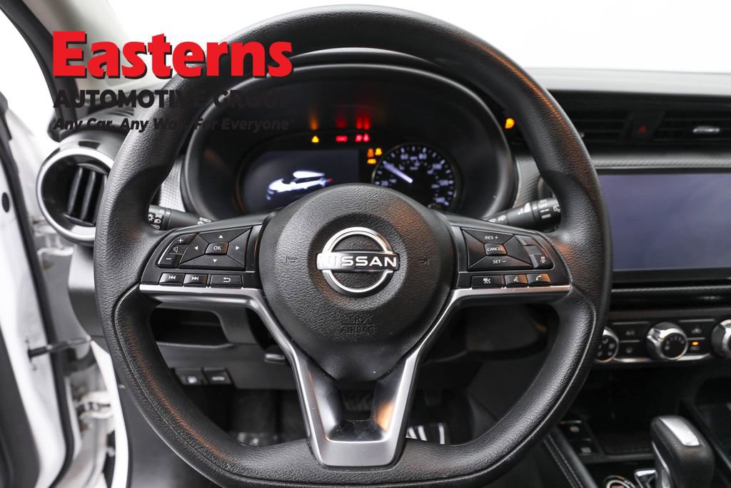 Used 2023 Nissan Kicks SV image 10