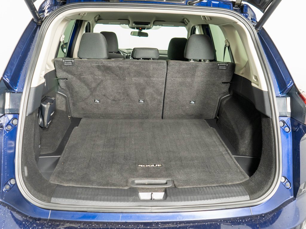 Used 2024 Nissan Rogue SV image 29