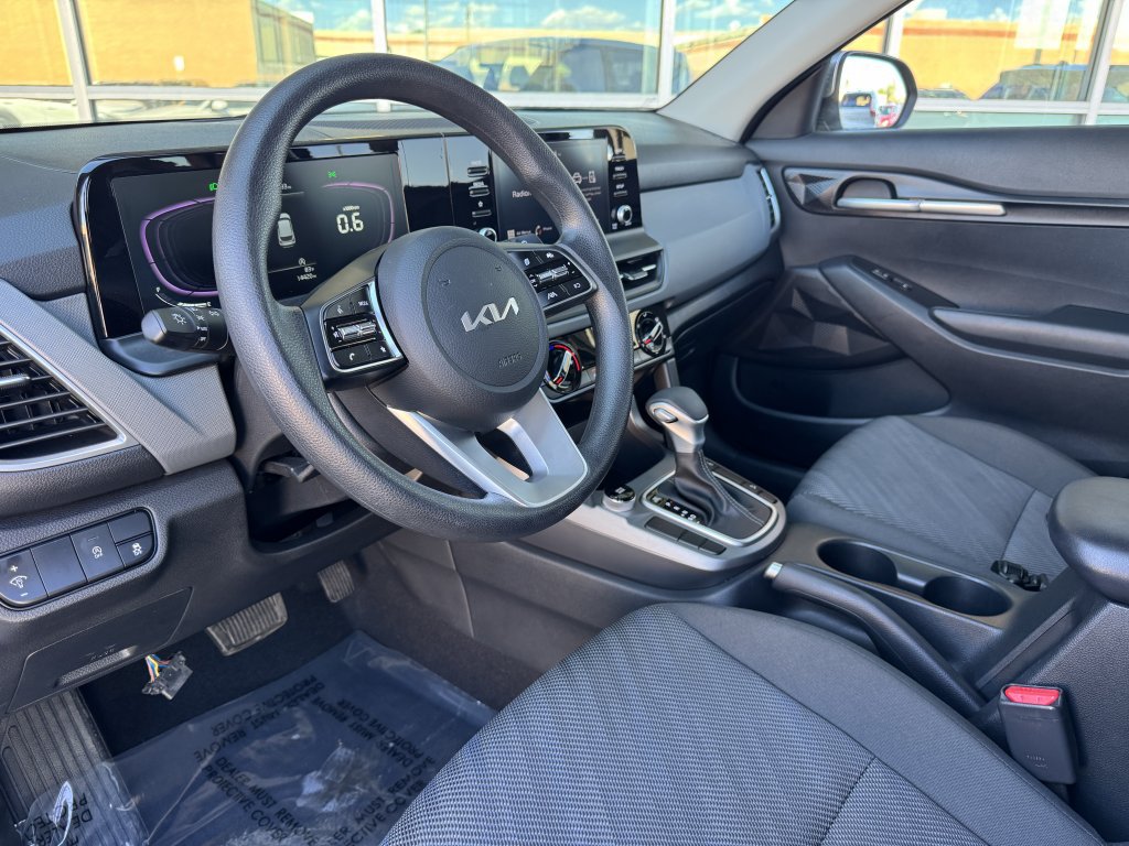 Used 2024 Kia Seltos LX AWD/4WD image 31