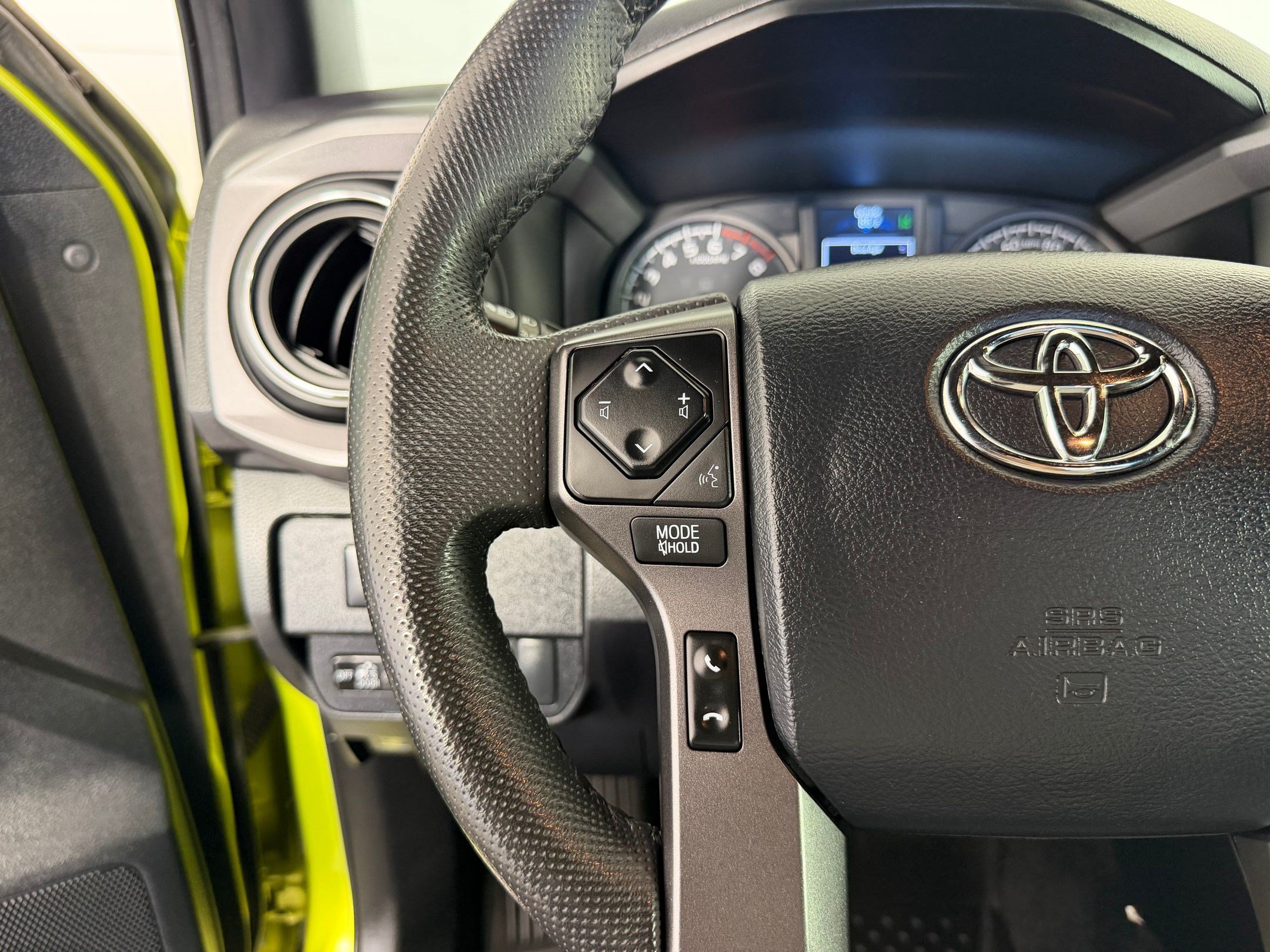 Used 2023 Toyota Tacoma TRD Sport w/ TRD Premium Sport Package AWD/4WD image 14