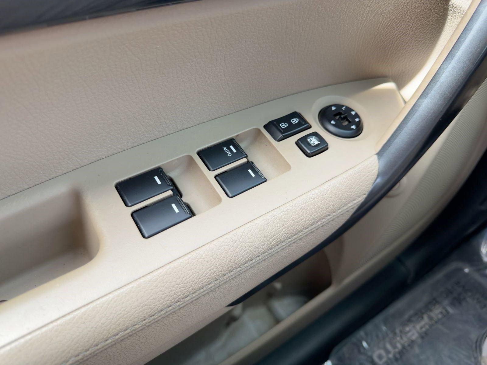 Used 2012 Kia Sorento LX image 10