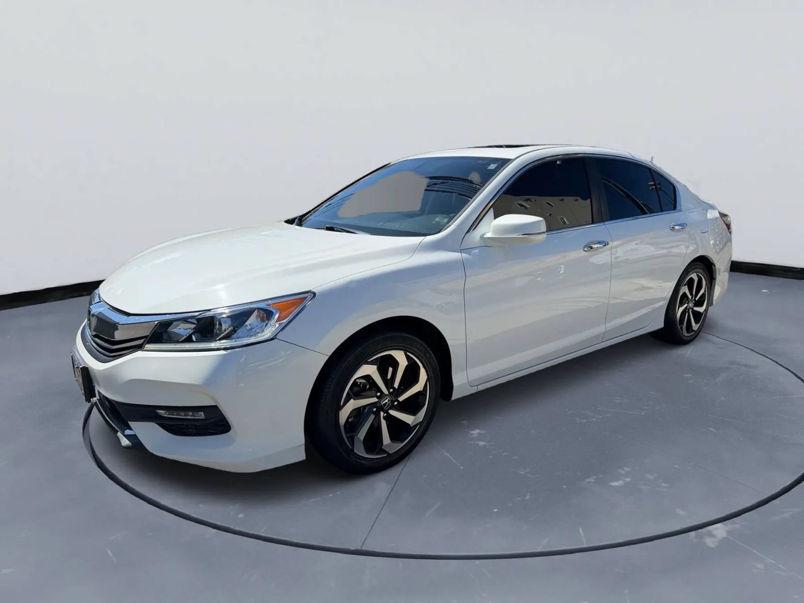 Used 2017 Honda Accord EX-L image 2