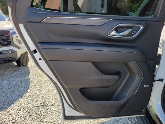 Used 2023 GMC Yukon SLT RWD image 30
