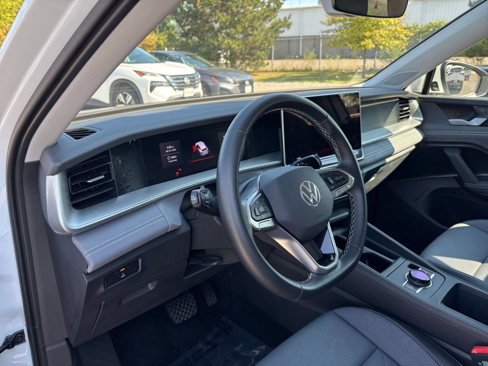 Used 2026 Volkswagen Tiguan SE AWD/4WD image 36