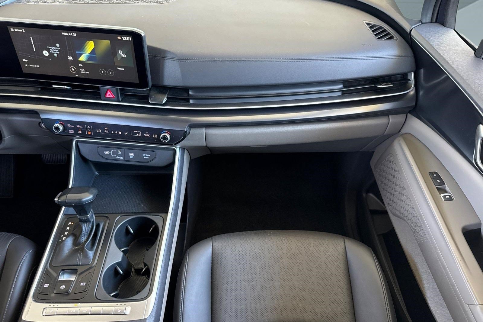 Used 2026 Kia Carnival FWD image 33