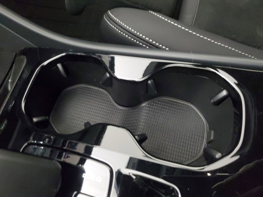 Certified 2026 Volvo XC40 B5 Ultra w/ Climate Package image 33