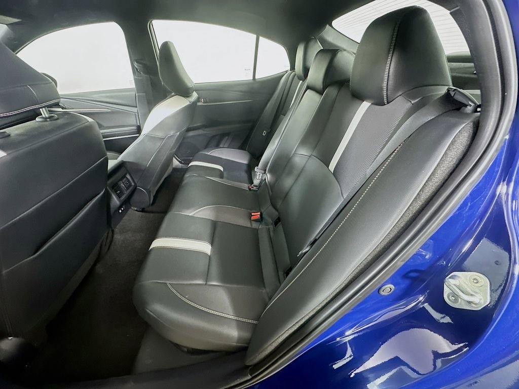 Used 2025 Toyota Camry SE image 14