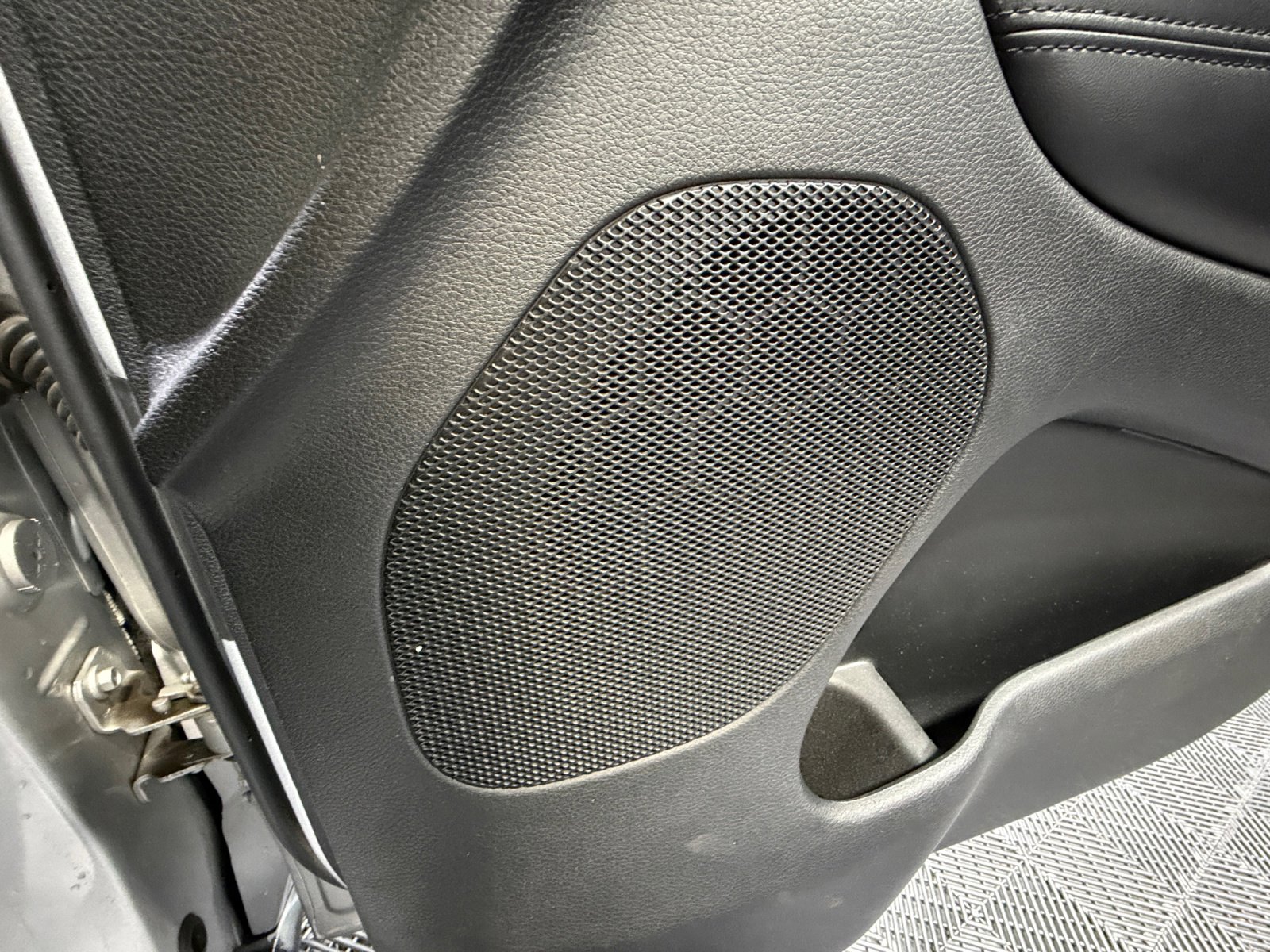 Used 2012 Jeep Grand Cherokee Limited image 27