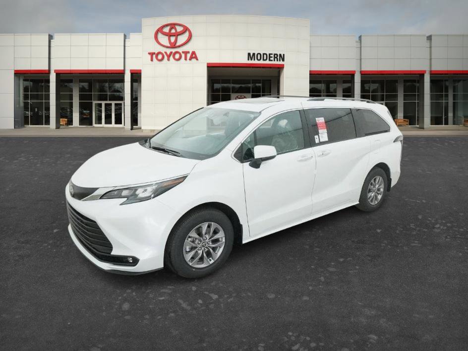 New 2026 Toyota Sienna XLE