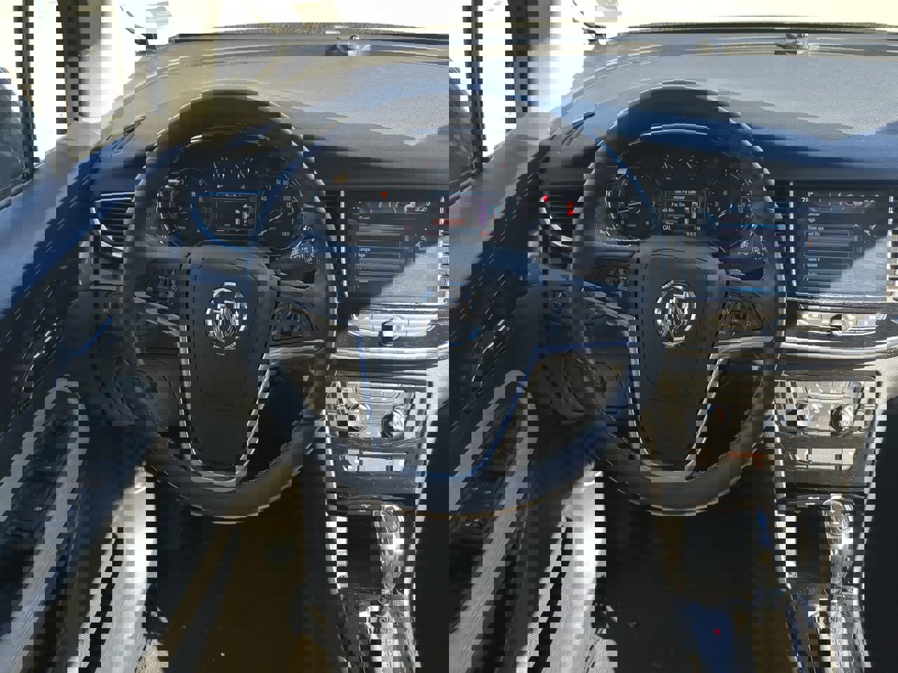 Used 2021 Buick Encore Preferred image 16