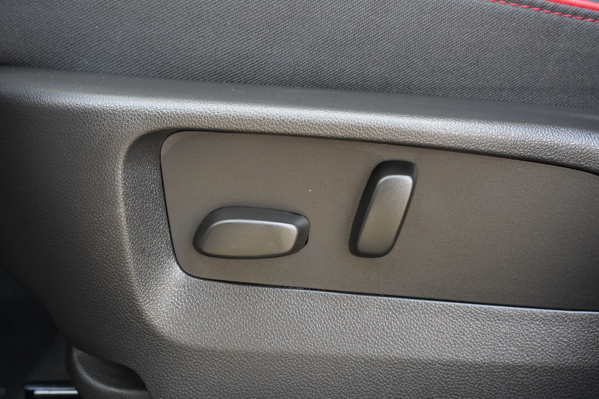 Used 2023 Buick Envision Essence w/ Sport Touring Package image 15