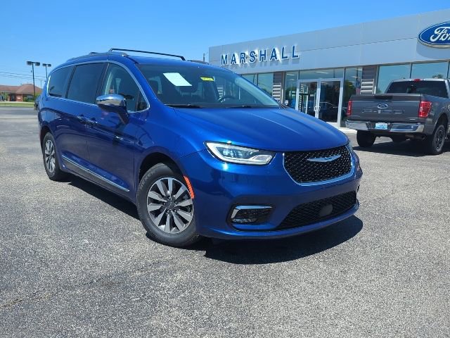 Used 2021 Chrysler Pacifica Limited FWD image 3
