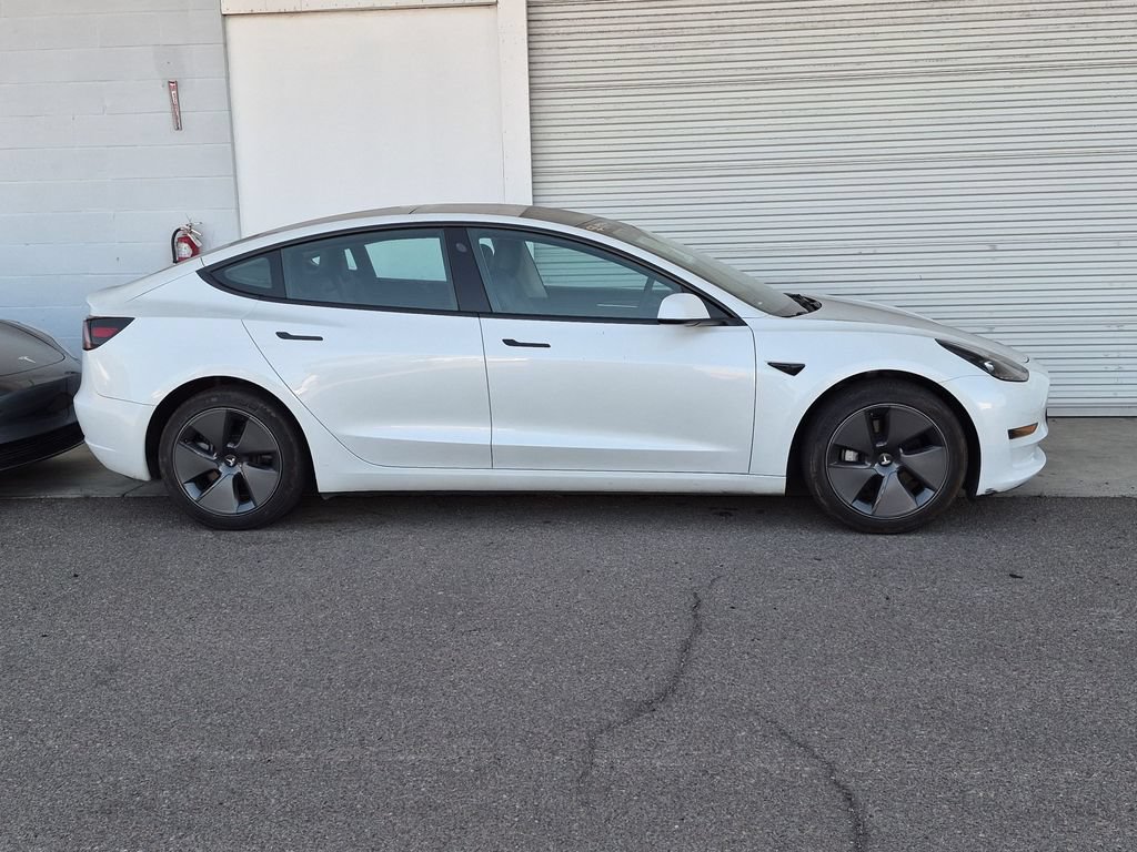 Used 2023 Tesla Model 3 Standard Range RWD image 4