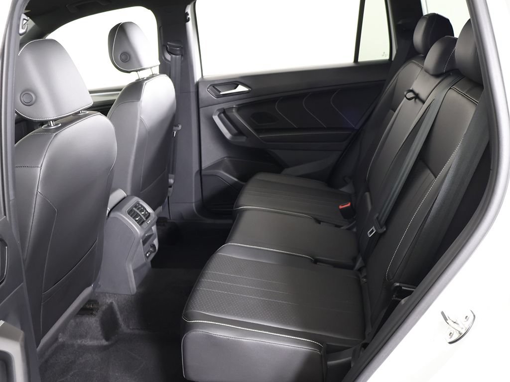 Used 2024 Volkswagen Tiguan SE R-Line AWD/4WD image 35