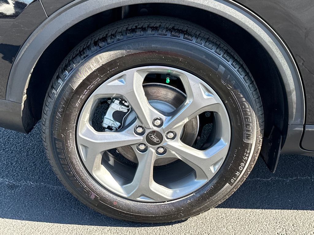 Certified 2025 Ford Escape ST-Line image 17