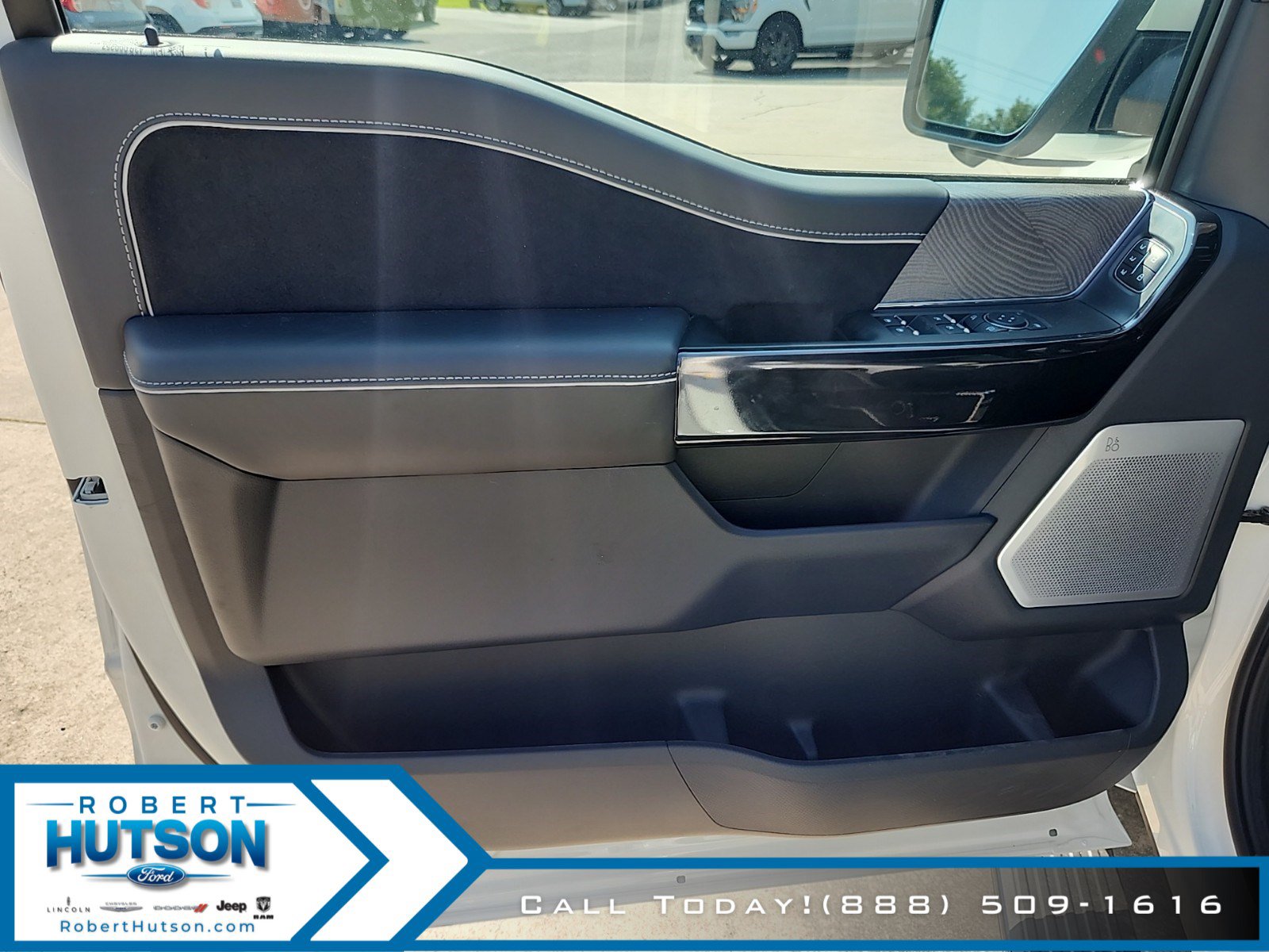 New 2023 Ford F150 Lightning Platinum AWD/4WD image 10