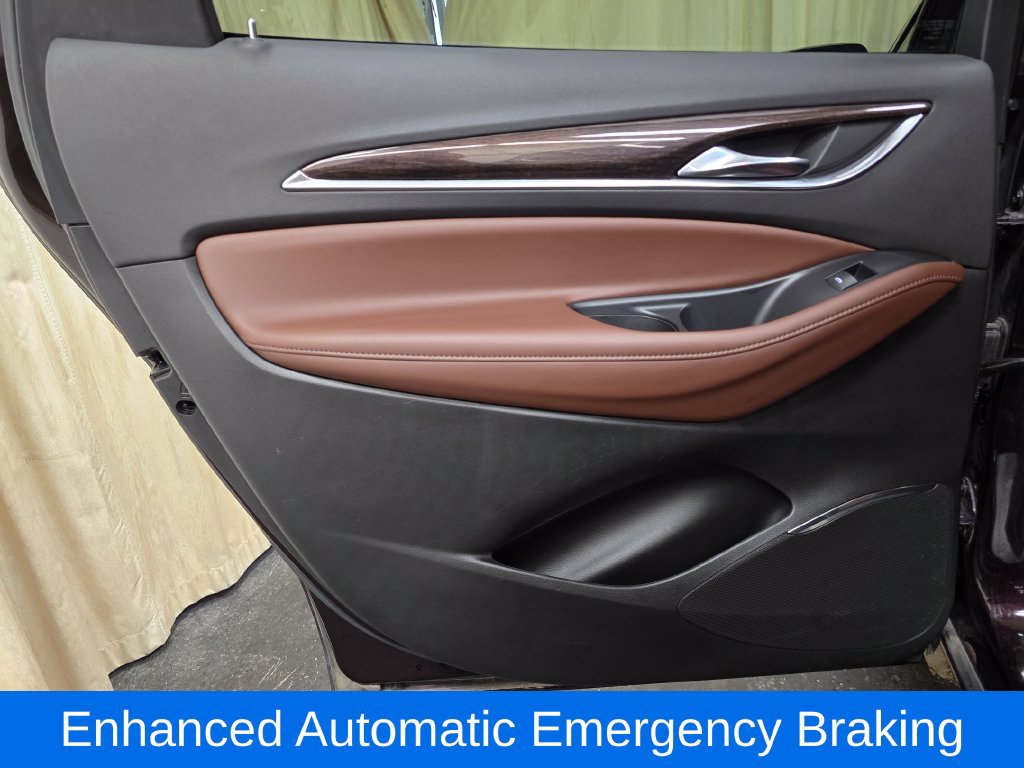 Used 2021 Buick Enclave Avenir w/ Avenir Technology Package AWD/4WD image 27