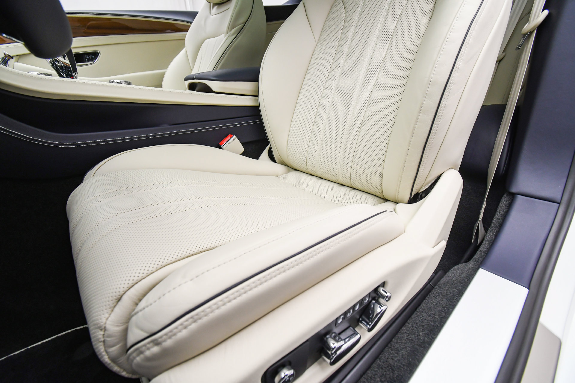 New 2026 Bentley Continental GT AWD/4WD image 47